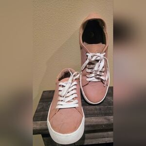 Revitalign Size 8 Leather Casual Orthotic Shoes Sneakers